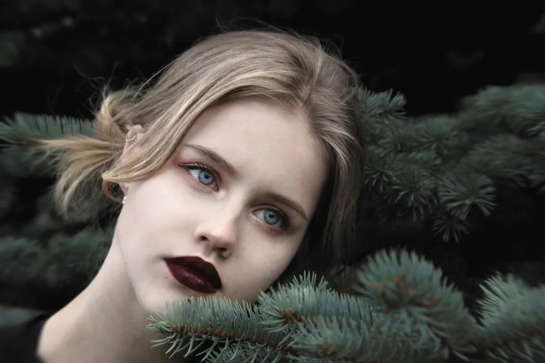 Deep Winter colour season mood
